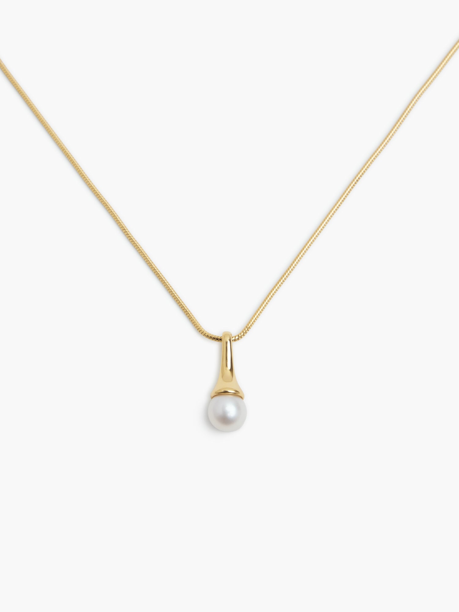 Lumora Pendant Necklace